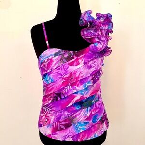Pristine -  Ruffle Shoulder Floral Top Size: Large